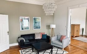 Stylische Altbauwohnung in Hafennähe